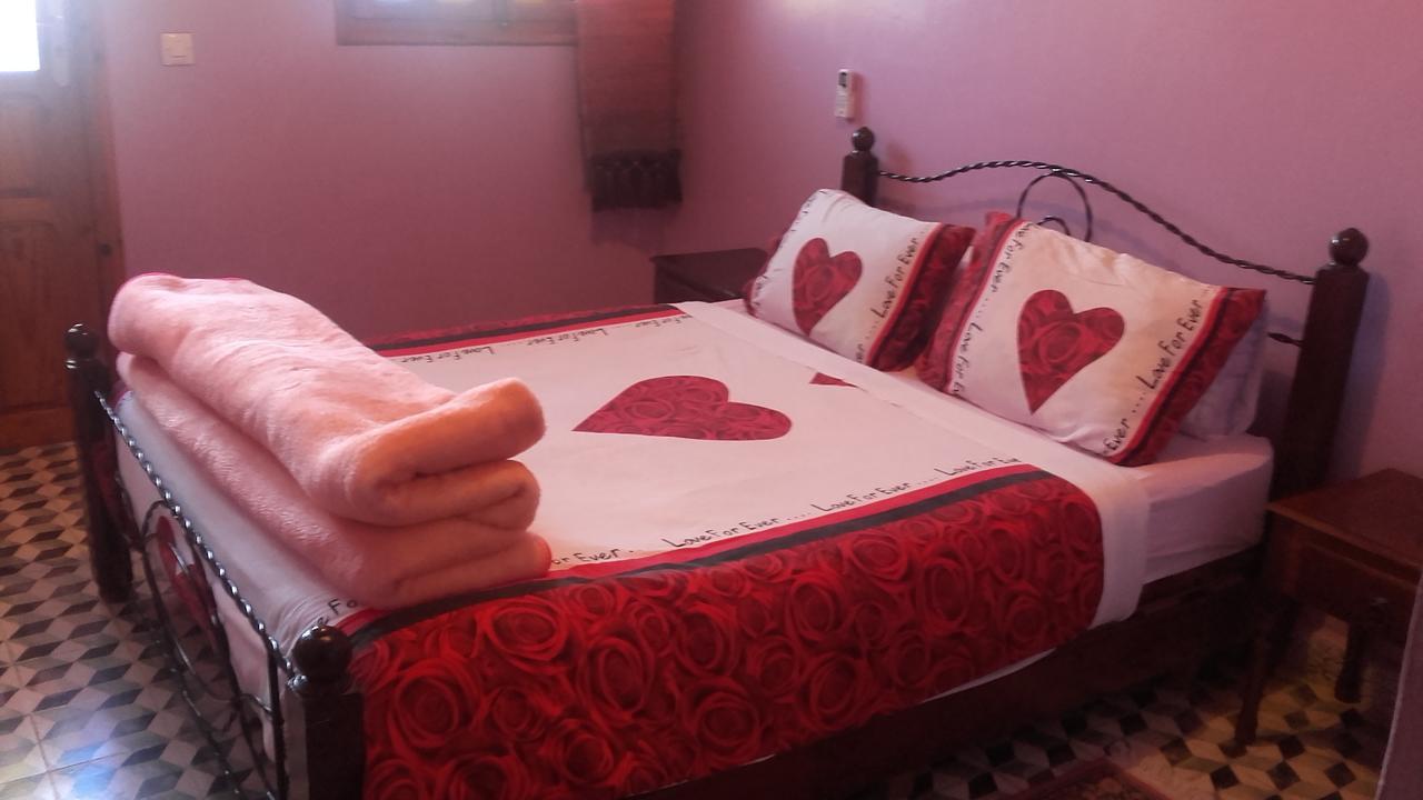 Touraghine Hotel & Cafe Szafszawan Zewnętrze zdjęcie
